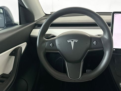 Used 2022 Tesla Model Y Performance image 17