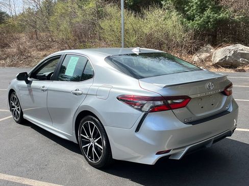 Used 2023 Toyota Camry SE AWD/4WD image 3