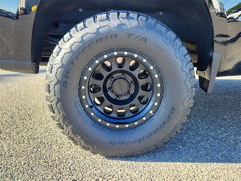 Used 2021 Chevrolet Silverado 1500 LT Trail Boss w/ Convenience Package II image 9