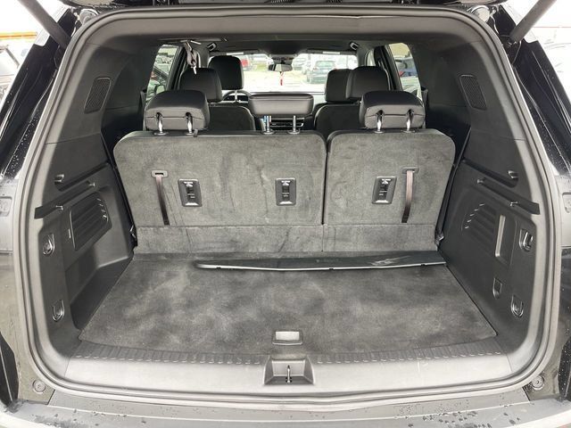 Used 2025 Chevrolet Traverse LT w/ Driver Confidence Package FWD image 24