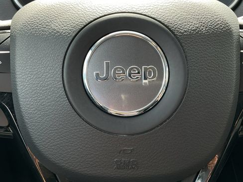 Used 2023 Jeep Cherokee Altitude Lux AWD/4WD image 31
