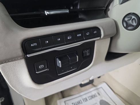 Used 2022 Cadillac Escalade Premium Luxury Platinum AWD/4WD image 14