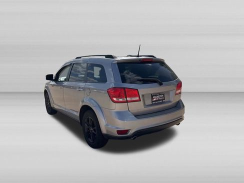 Used 2019 Dodge Journey SE w/ Blacktop Package FWD image 6