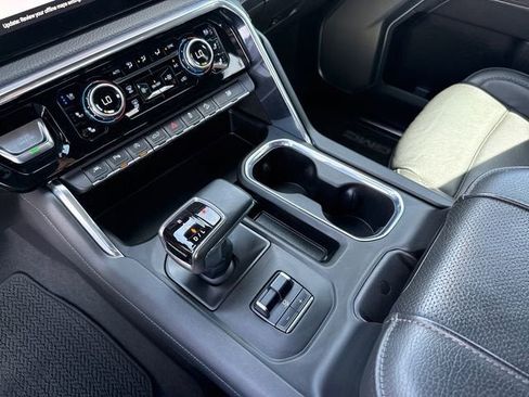 Used 2023 GMC Sierra 1500 Denali AWD/4WD image 23