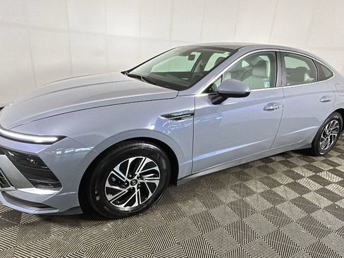 Used 2026 Hyundai Sonata Blue FWD image 8