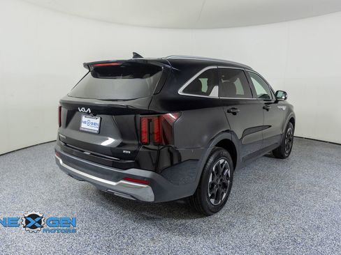 Used 2024 Kia Sorento S AWD/4WD image 7