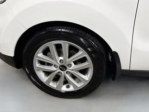 Used 2018 Kia Soul + w/ + Primo LIT Package FWD image 28