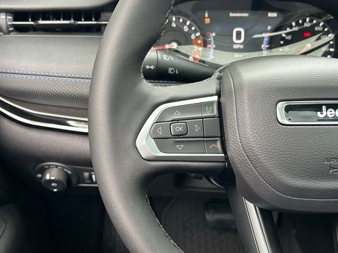 New 2025 Jeep Compass Latitude w/ Sun & Sound Group AWD/4WD image 45