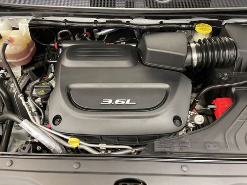 Used 2017 Chrysler Pacifica Touring-L Plus image 29