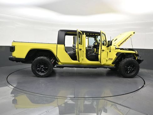 Used 2023 Jeep Gladiator Mojave w/ Cold Weather Group AWD/4WD image 32