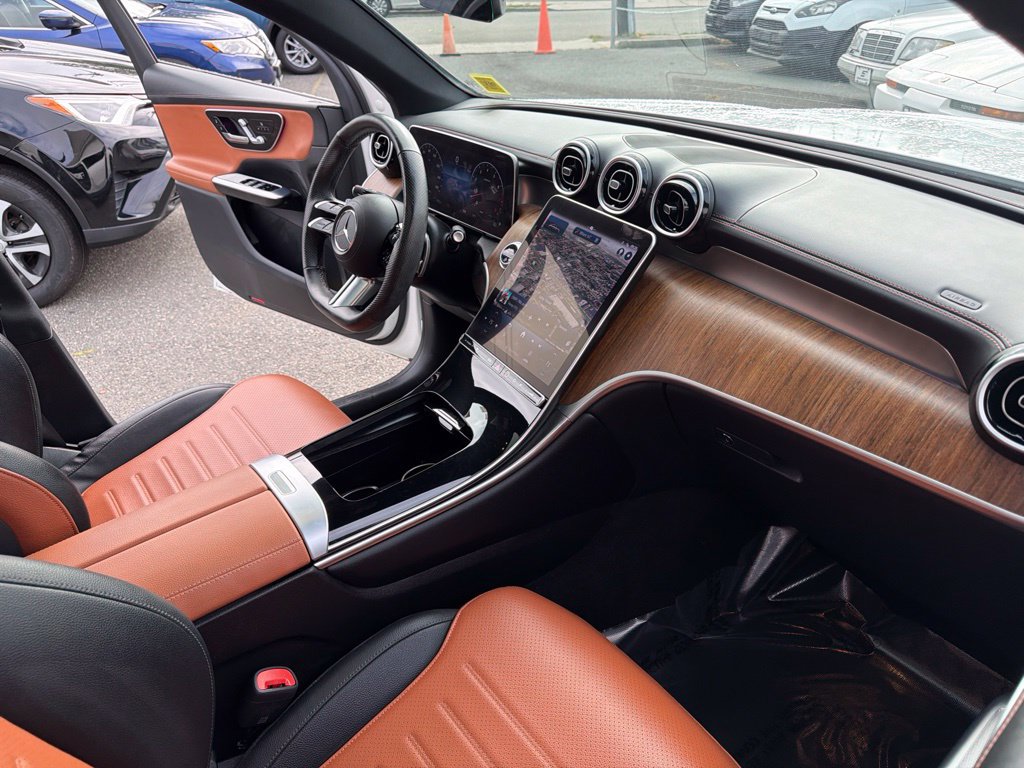 Used 2024 Mercedes-Benz GLC 300 4MATIC image 18