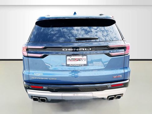 Used 2024 GMC Acadia Denali image 6