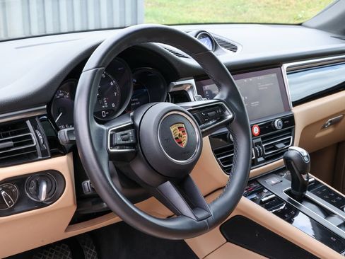 Used 2023 Porsche Macan Turbo AWD/4WD image 36