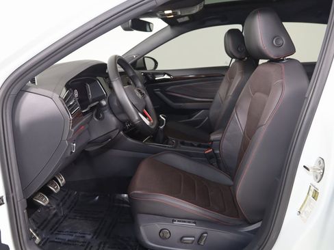 Used 2024 Volkswagen Jetta GLI Autobahn image 12