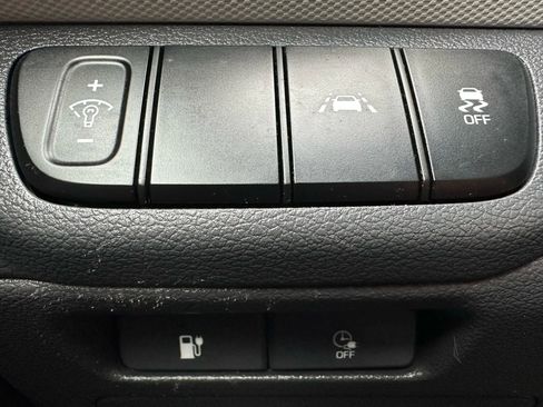 Used 2020 Hyundai Ioniq SE image 20