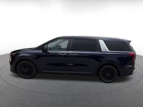 Used 2026 Kia Carnival FWD image 8