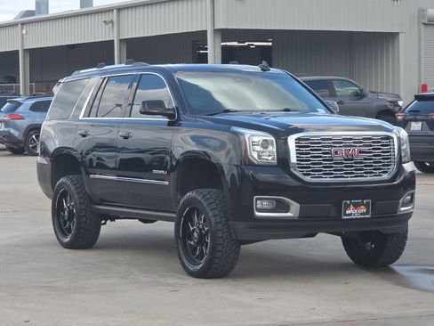 Used 2018 GMC Yukon Denali w/ Denali Ultimate Package AWD/4WD image 8