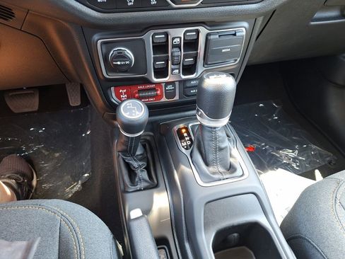 New 2025 Jeep Wrangler Unlimited Sport AWD/4WD image 21