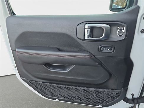 Used 2022 Jeep Gladiator Rubicon w/ Cold Weather Group image 29