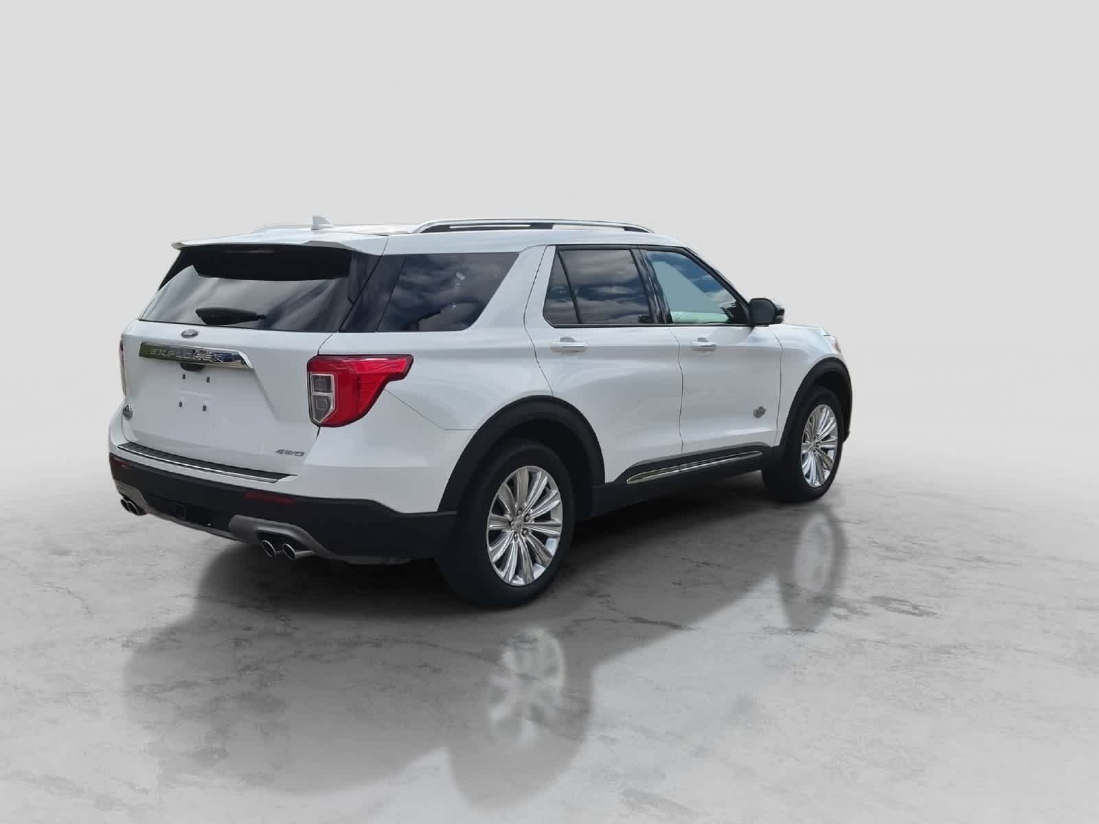 Used 2024 Ford Explorer King Ranch w/ Technology Package AWD/4WD image 8