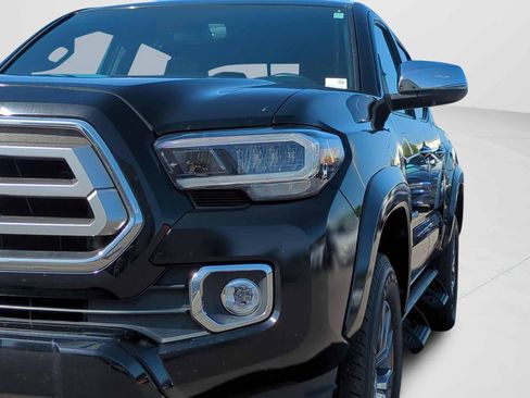 Used 2022 Toyota Tacoma Limited RWD image 9