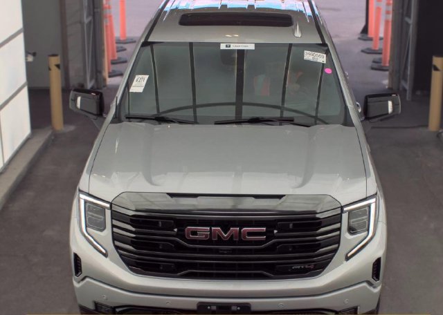 Used 2022 GMC Sierra 1500 AT4 w/ AT4 Premium Package AWD/4WD image 2