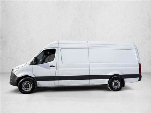 Used 2025 Mercedes-Benz Sprinter 2500 image 9