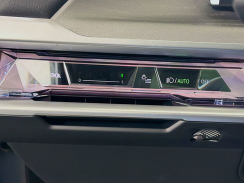 New 2026 BMW i7 xDrive60 w/ Executive Package image 11