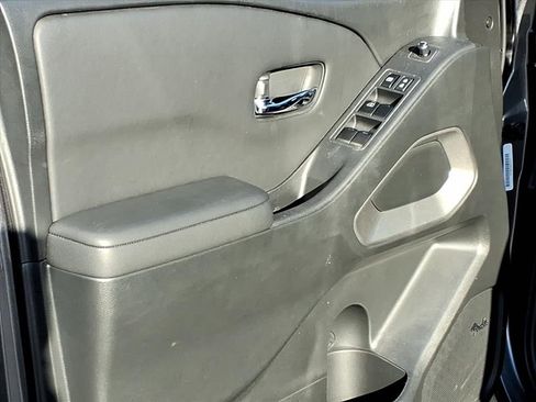 Used 2024 Nissan Frontier SL w/ Technology Package image 15