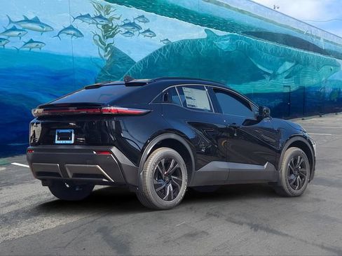 New 2026 Toyota C-HR AWD/4WD image 4