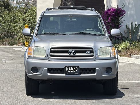 Used 2004 Toyota Sequoia SR5 RWD image 9