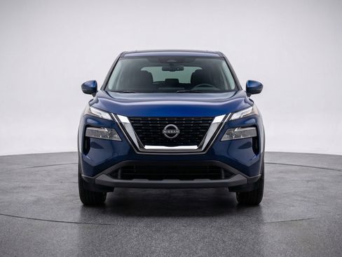 Used 2025 Nissan Rogue SV FWD image 2