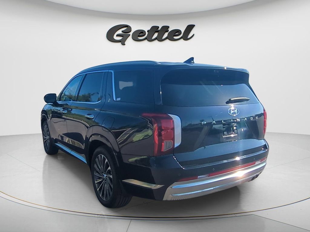Certified 2024 Hyundai Palisade Calligraphy FWD image 7