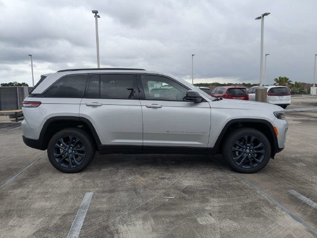 New 2026 Jeep Grand Cherokee Limited AWD/4WD image 3