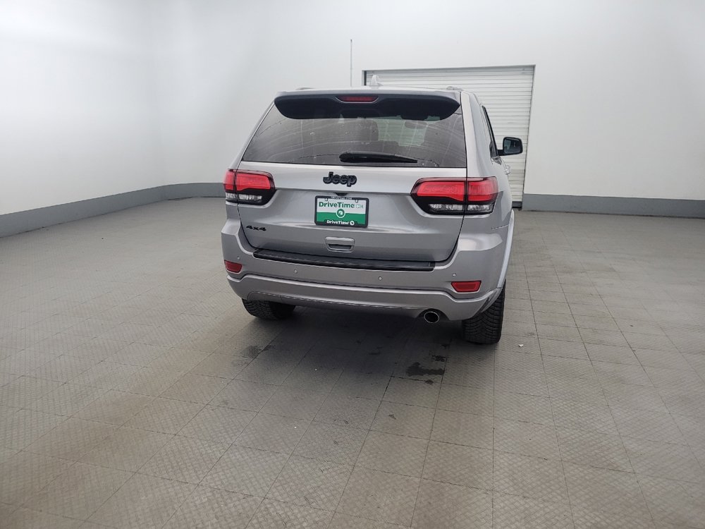 Used 2017 Jeep Grand Cherokee Altitude AWD/4WD image 7