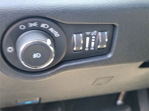 New 2026 Chrysler Pacifica Select image 28