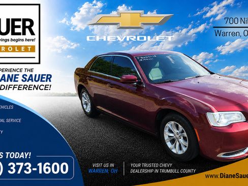Used 2018 Chrysler 300 Touring RWD image 1