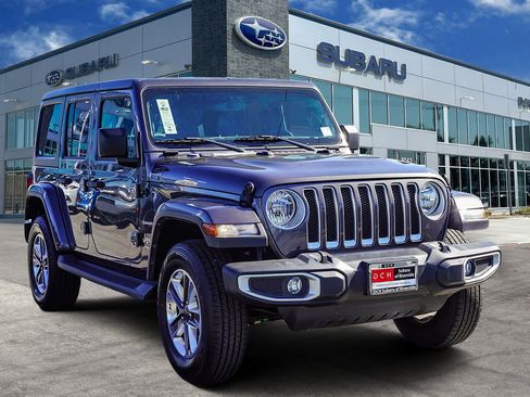 Used 2022 Jeep Wrangler Unlimited Sahara image 3