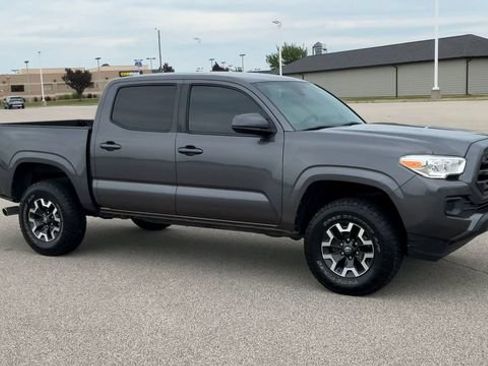 Used 2019 Toyota Tacoma SR w/ SR Convenience Package RWD image 2