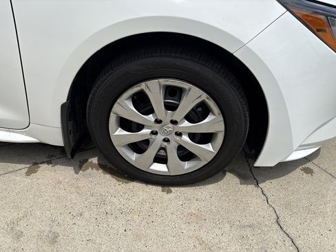 Used 2025 Toyota Corolla LE FWD image 36