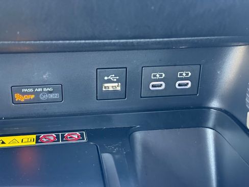 Used 2025 Toyota Camry SE FWD image 26
