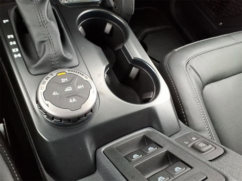 New 2025 Ford Bronco Badlands image 10