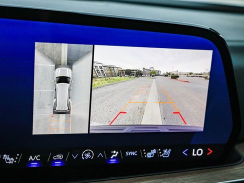 Used 2025 Chevrolet Tahoe High Country image 26