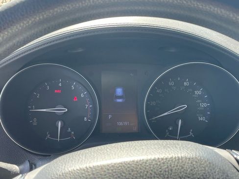 Used 2020 Toyota C-HR LE image 5