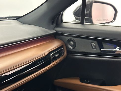 Certified 2022 Lincoln Nautilus Reserve w/ Monochromatic Package image 33