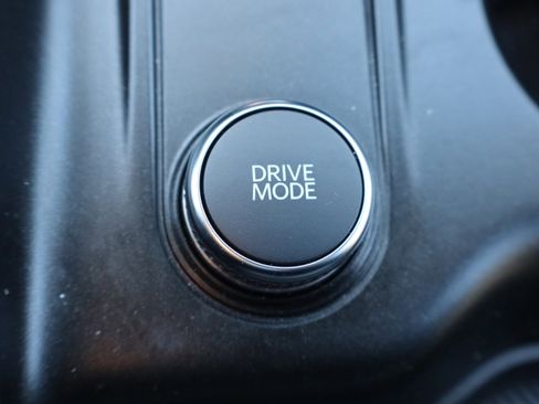 Used 2025 Ford Explorer ST image 31