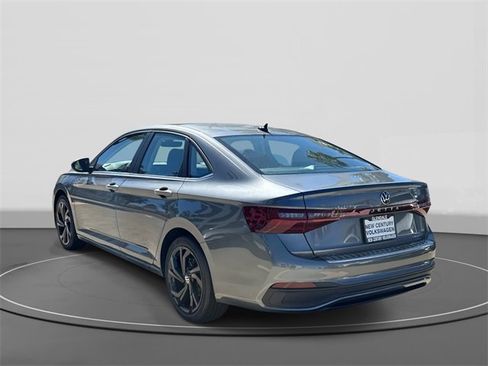 New 2026 Volkswagen Jetta SE image 4