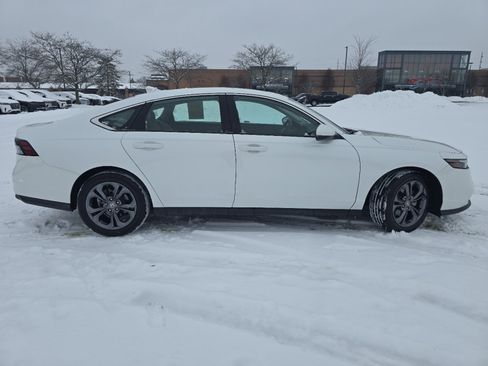 Certified 2023 Honda Accord EX image 19