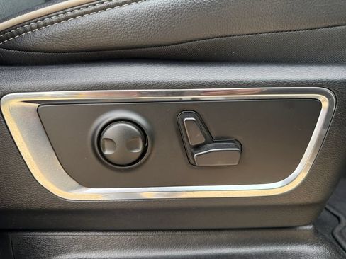 Used 2026 RAM 1500 Laramie AWD/4WD image 46