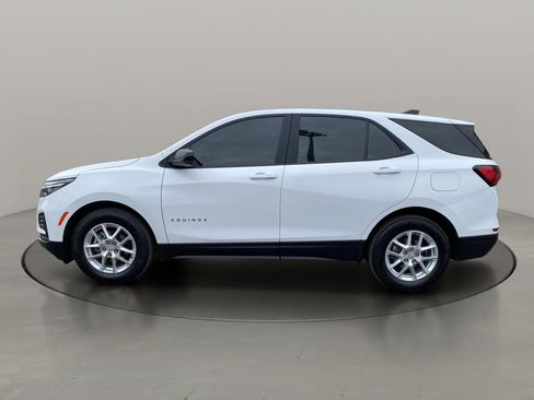 Used 2024 Chevrolet Equinox LS w/ Driver Confidence II Package image 3